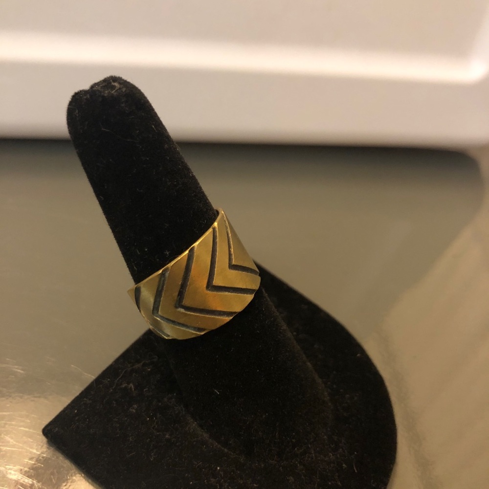 Modern brass ring - Picture 2 of 4